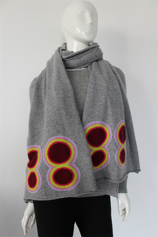 100% Cashmere Intarsia Scarf with Self-Rolling Edges