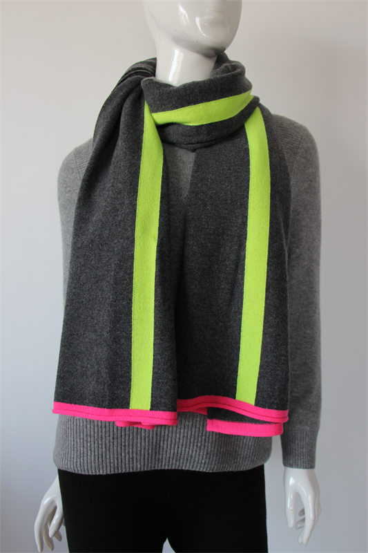 100% Cashmere Color-Block Scarf