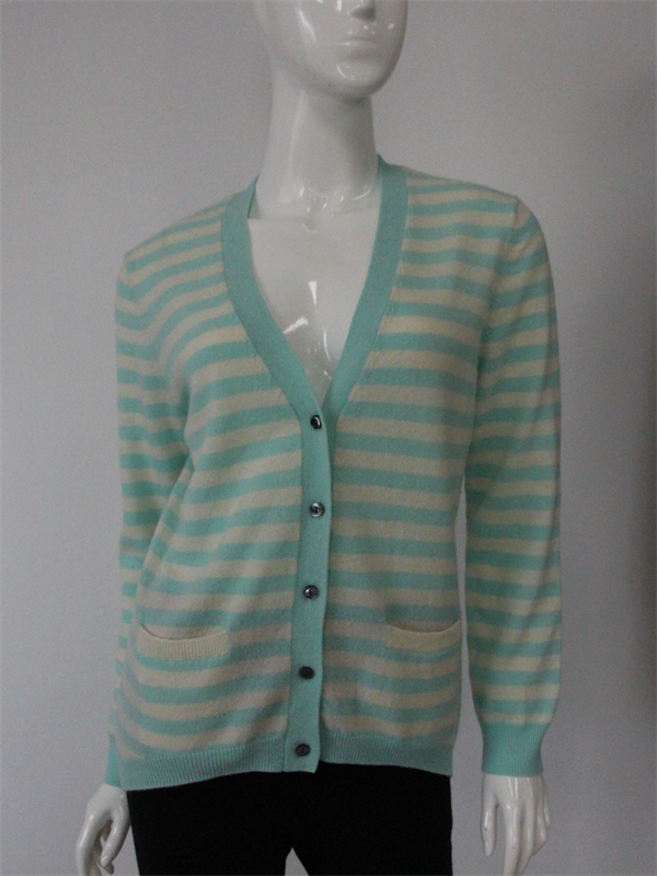 Pure Cashmere Cardigan with Pockets and Button Front