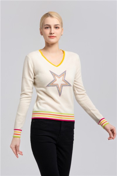 V-neck pullover with hot drill
